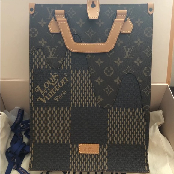 SOLD! Louis Vuitton Nigo Mini Tote Sac Plat - Picture 1 of 7